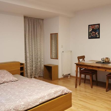 Privatzimmer Gil ハイデルベルク エクステリア 写真