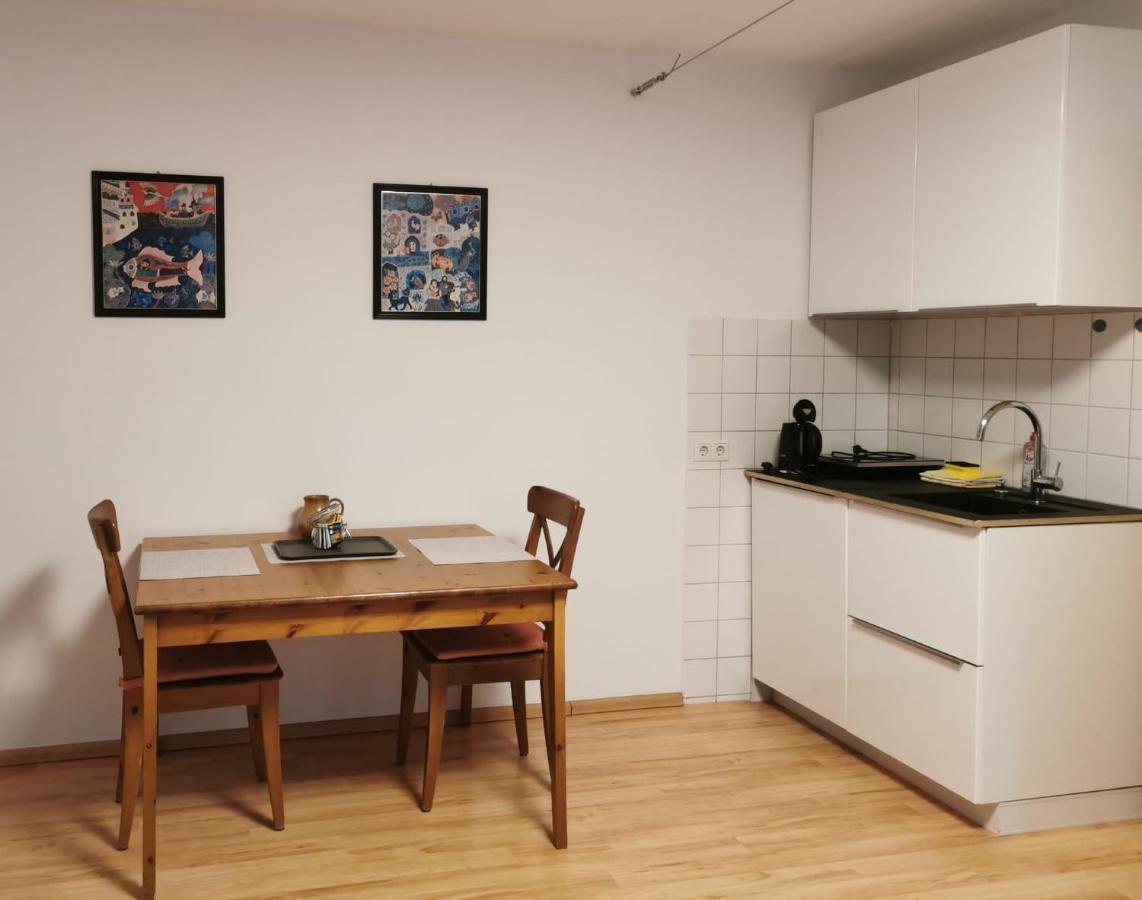 Privatzimmer Gil ハイデルベルク エクステリア 写真
